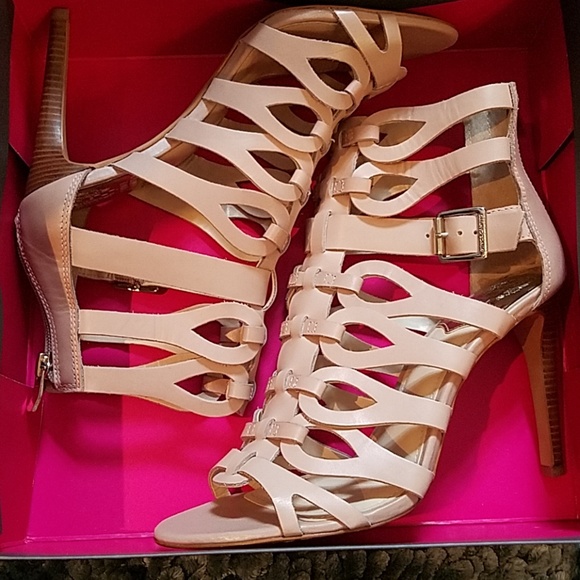 SOLD! In BOX! Vince Camuto Stappy Heels - Picture 4 of 9